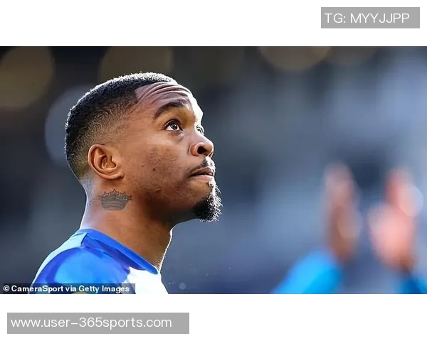 英超球员本周赛前首次单膝下跪共同反对种族歧视行动