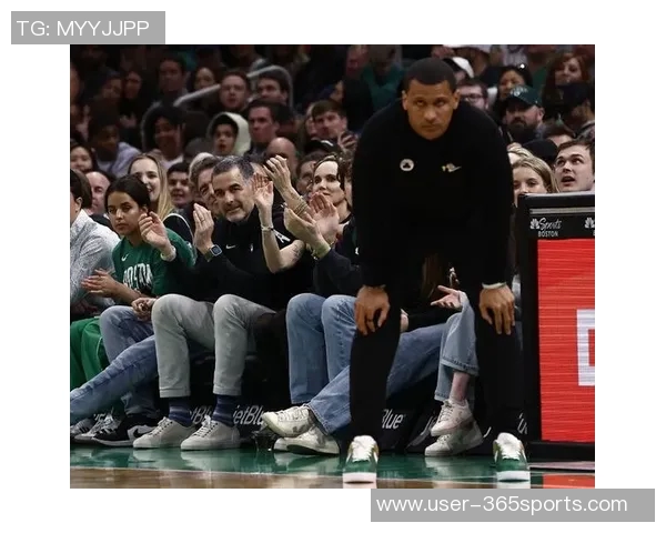 马祖拉称赞A西蒙斯全面表现带领球队做出正确决策 马祖拉称赞A西蒙斯全面表现带领球队做出正确决策