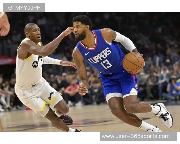 伦纳德因左膝不适提前结束客场之旅回洛杉矶接受治疗 伦纳德因左膝不适提前结束客场之旅回洛杉矶接受治疗